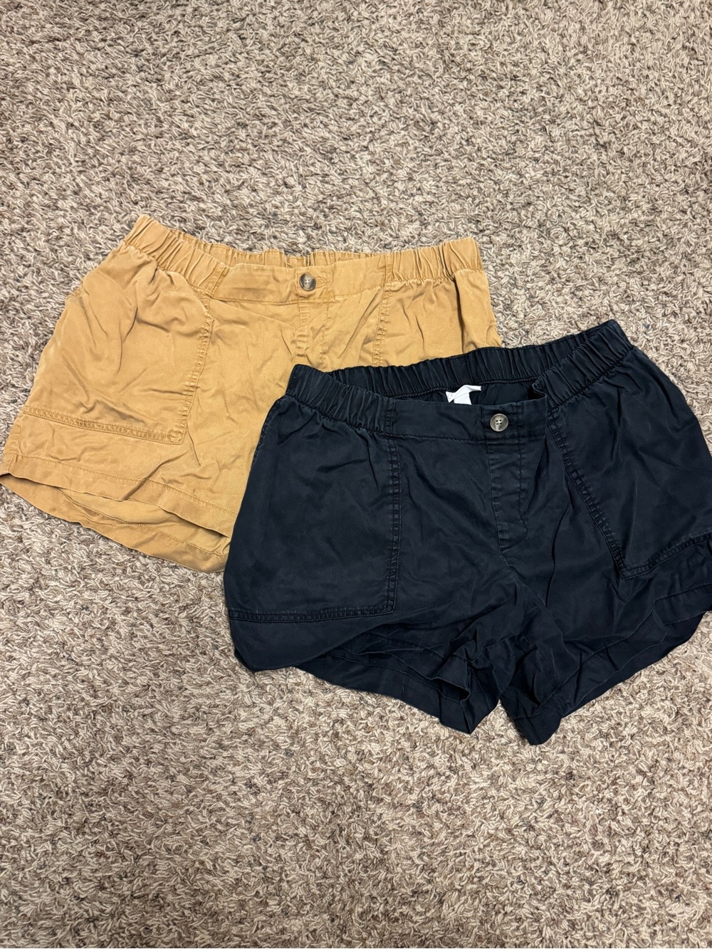 Set of 2 Ingrid and Isabel Maternity Shorts, Medium